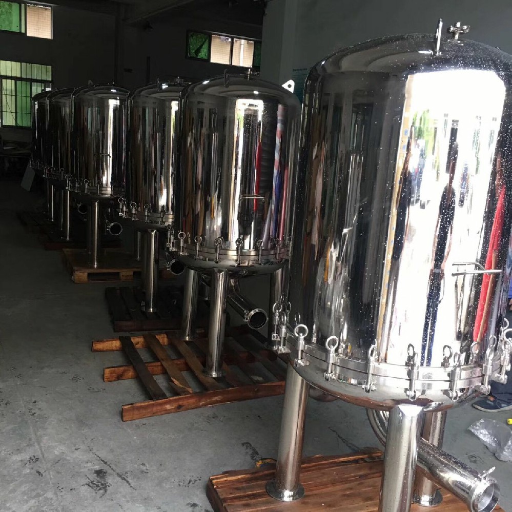 仿玻璃鋼過濾器進(jìn)水濁度要求是什么？